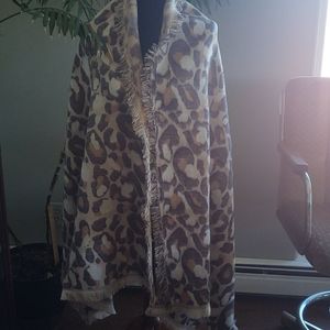 NWOT Leopard Print Blanket Scarf